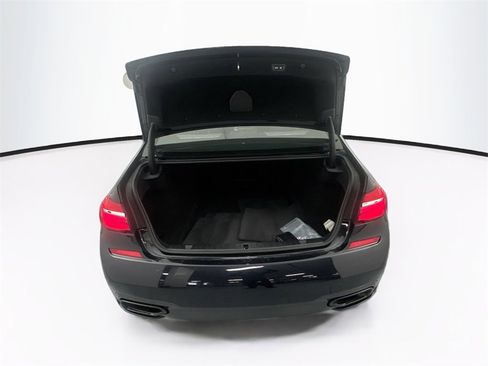 Used 2019 BMW 750i 750i image 25
