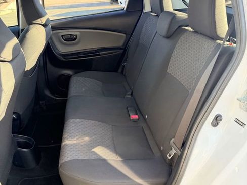 Used 2017 Toyota Yaris L image 21