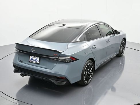 New 2026 Nissan Sentra SR w/ SR Premium Package FWD image 33