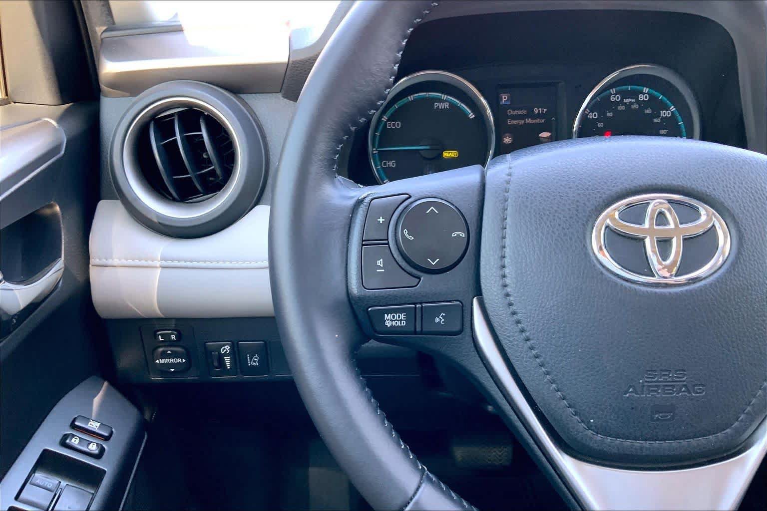 Used 2017 Toyota RAV4 XLE AWD/4WD image 24