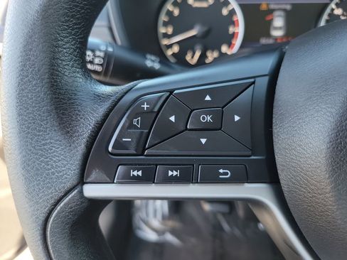 Used 2024 Nissan Altima 2.5 SV image 6