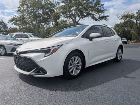 Used 2025 Toyota Corolla SE FWD image 8