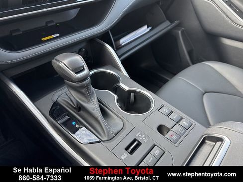 Certified 2023 Toyota Highlander XLE image 23