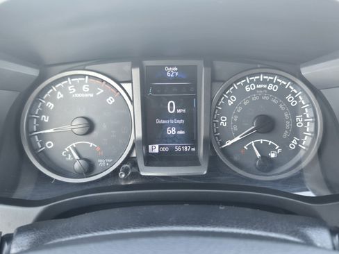 Used 2019 Toyota Tacoma TRD Off-Road image 23