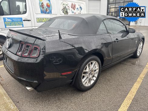Used 2013 Ford Mustang Premium image 4