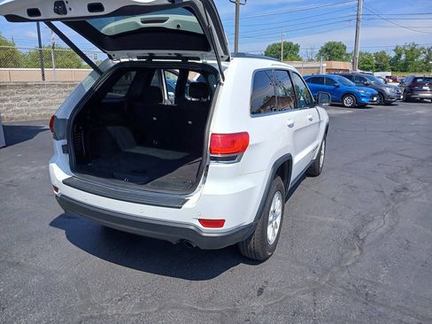 Used 2018 Jeep Grand Cherokee Laredo AWD/4WD image 36