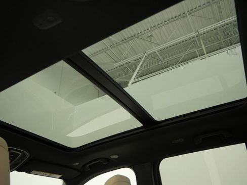 Used 2022 Jeep Grand Cherokee Limited 4xe image 4