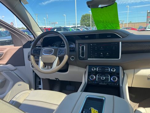 Used 2024 GMC Yukon XL Denali w/ Denali Reserve Package AWD/4WD image 48