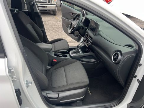 Used 2023 Hyundai Kona SEL w/ Cargo Package image 8
