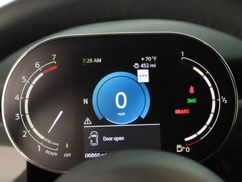 Used 2024 MINI Cooper 2-Door Hardtop FWD image 22