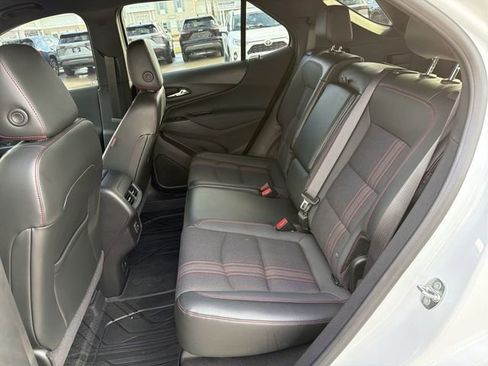 Certified 2022 Chevrolet Equinox RS w/ Infotainment Package image 23