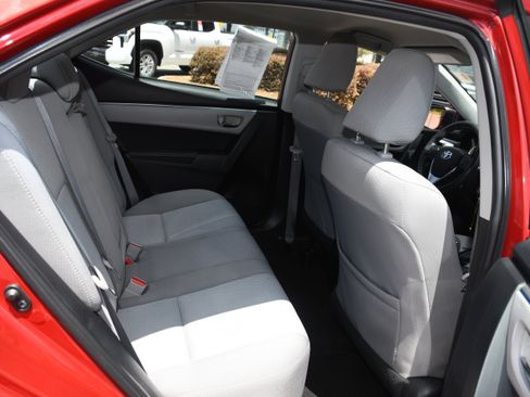 Used 2016 Toyota Corolla LE FWD image 17