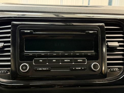 Used 2013 Volkswagen Beetle 2.5 image 26