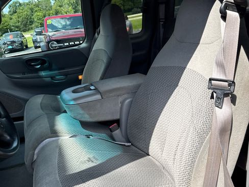Used 2000 Ford F150 XLT AWD/4WD image 11