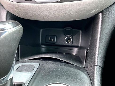 Used 2018 Chevrolet Equinox LS image 29