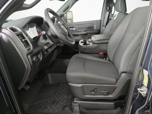 New 2026 RAM 3500 Big Horn AWD/4WD image 16
