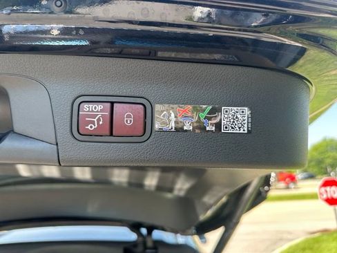 Used 2026 Mercedes-Benz GLS 450 4MATIC image 32
