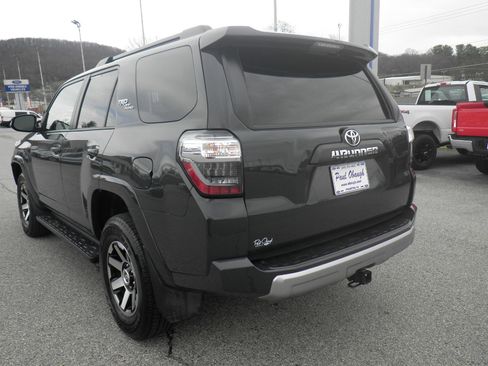 Used 2024 Toyota 4Runner TRD Off-Road Premium image 4
