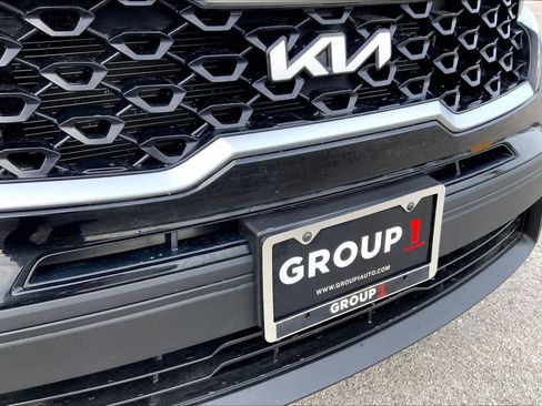 Used 2023 Kia Sorento LX image 28
