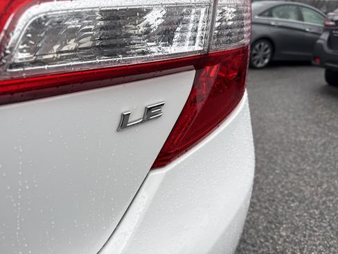 Used 2014 Toyota Camry L image 15