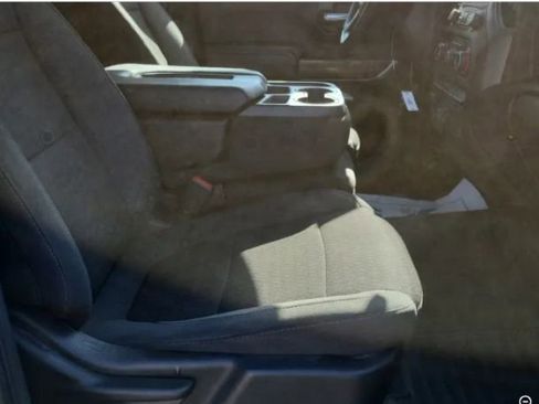 Used 2022 Chevrolet Silverado 2500 LT w/ Convenience Package AWD/4WD image 4