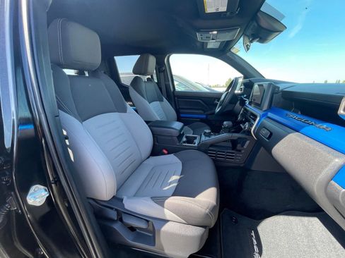 Used 2025 Toyota Tacoma TRD Off-Road image 34