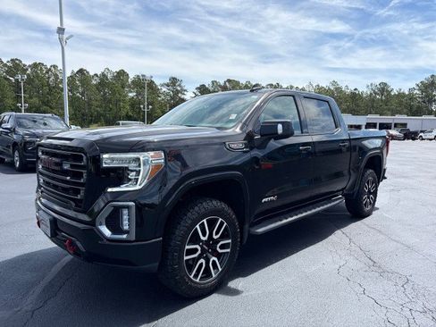 Used 2022 GMC Sierra 1500 AT4 w/ AT4 Premium Package AWD/4WD image 9