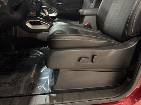 Used 2024 Nissan Frontier SL w/ Technology Package RWD image 11