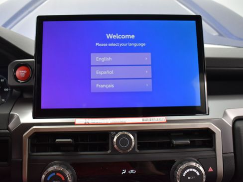 Used 2025 Toyota Tacoma TRD Off-Road image 18