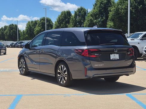 Used 2025 Honda Odyssey Elite image 8