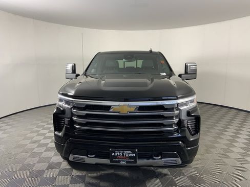 Used 2025 Chevrolet Silverado 1500 High Country w/ High Country Premium Package image 4