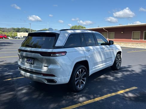 Used 2023 Jeep Grand Cherokee Overland w/ Adv Protech Group III AWD/4WD image 5