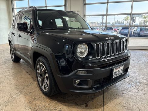 Used 2017 Jeep Renegade Latitude image 4