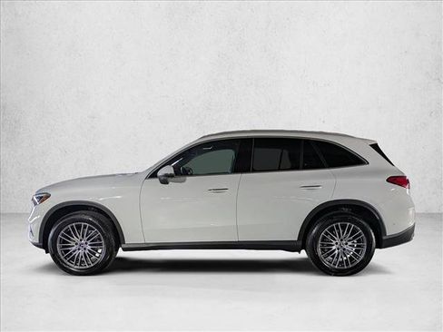 Certified 2025 Mercedes-Benz GLC 300 4MATIC image 9