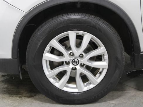 Used 2020 Nissan Rogue SV AWD/4WD image 18