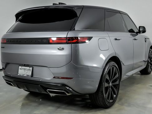 Used 2023 Land Rover Range Rover Sport SE Dynamic AWD/4WD image 12