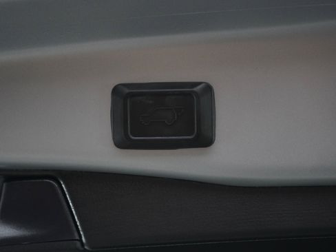 Used 2025 Toyota RAV4 XLE w/ Convenience Package AWD/4WD image 17