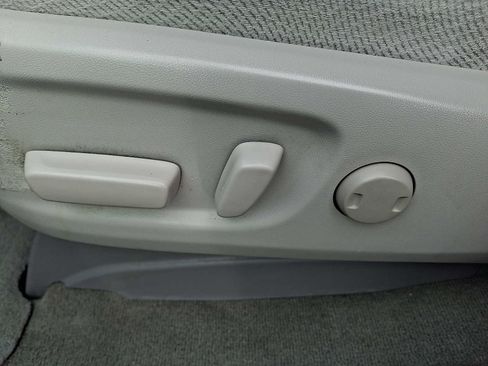 Used 2012 Toyota Sienna LE image 10