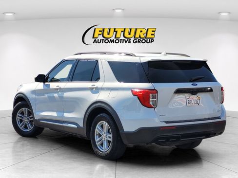 Used 2020 Ford Explorer XLT image 7
