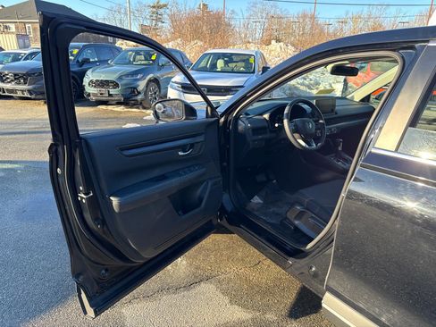 Used 2025 Honda CR-V LX image 12