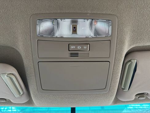 Used 2011 Toyota Highlander 2WD w/ Tech Pkg image 38