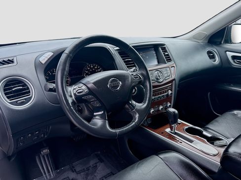 Used 2020 Nissan Pathfinder Platinum FWD image 7