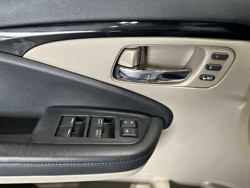 Used 2019 Honda Pilot Touring image 19