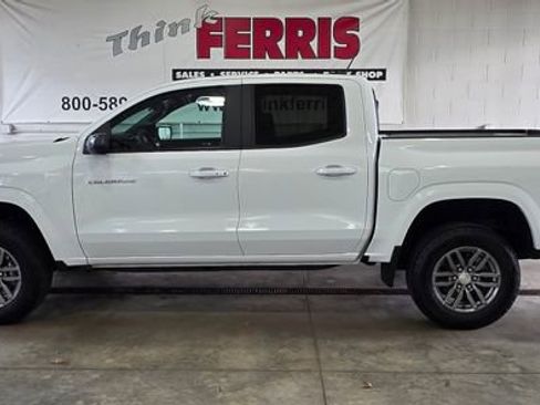 Used 2024 Chevrolet Colorado LT w/ LT Convenience Package II image 2