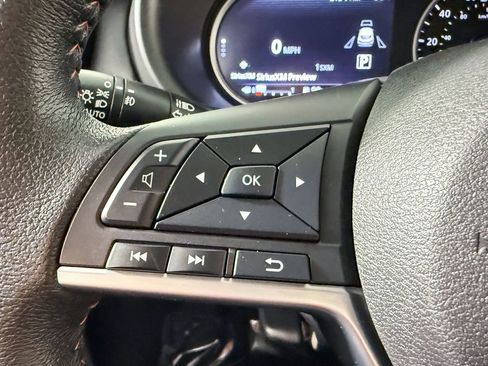 Used 2018 Nissan Kicks SR image 23