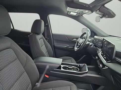 Used 2025 Chevrolet Equinox LT image 19