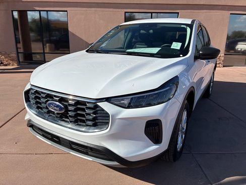 Certified 2024 Ford Escape Active image 2