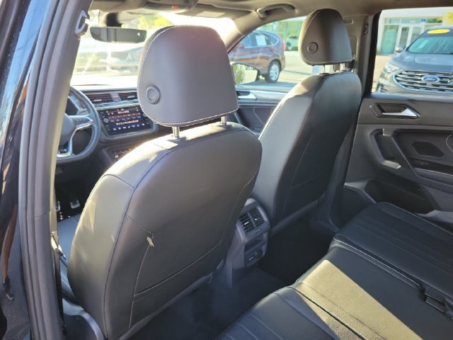 Certified 2023 Volkswagen Tiguan SE R-Line FWD image 10