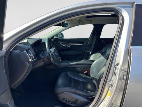 Used 2018 Volvo S90 T5 Momentum w/ Convenience Package FWD image 11