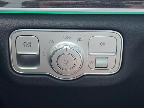 Used 2023 Mercedes-Benz GLS 450 4MATIC image 41
